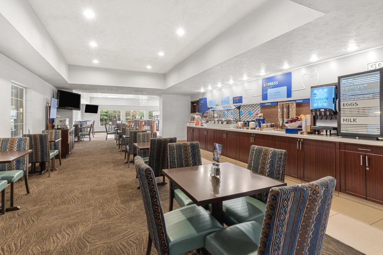 Holiday Inn Express Wenatchee By Ihg Экстерьер фото