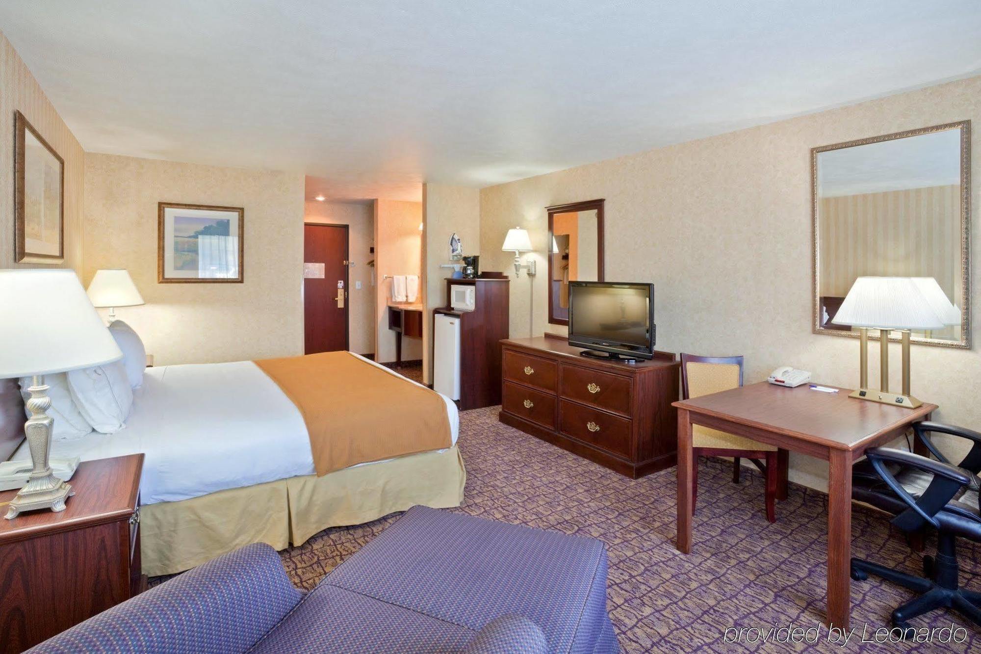 Holiday Inn Express Wenatchee By Ihg Экстерьер фото