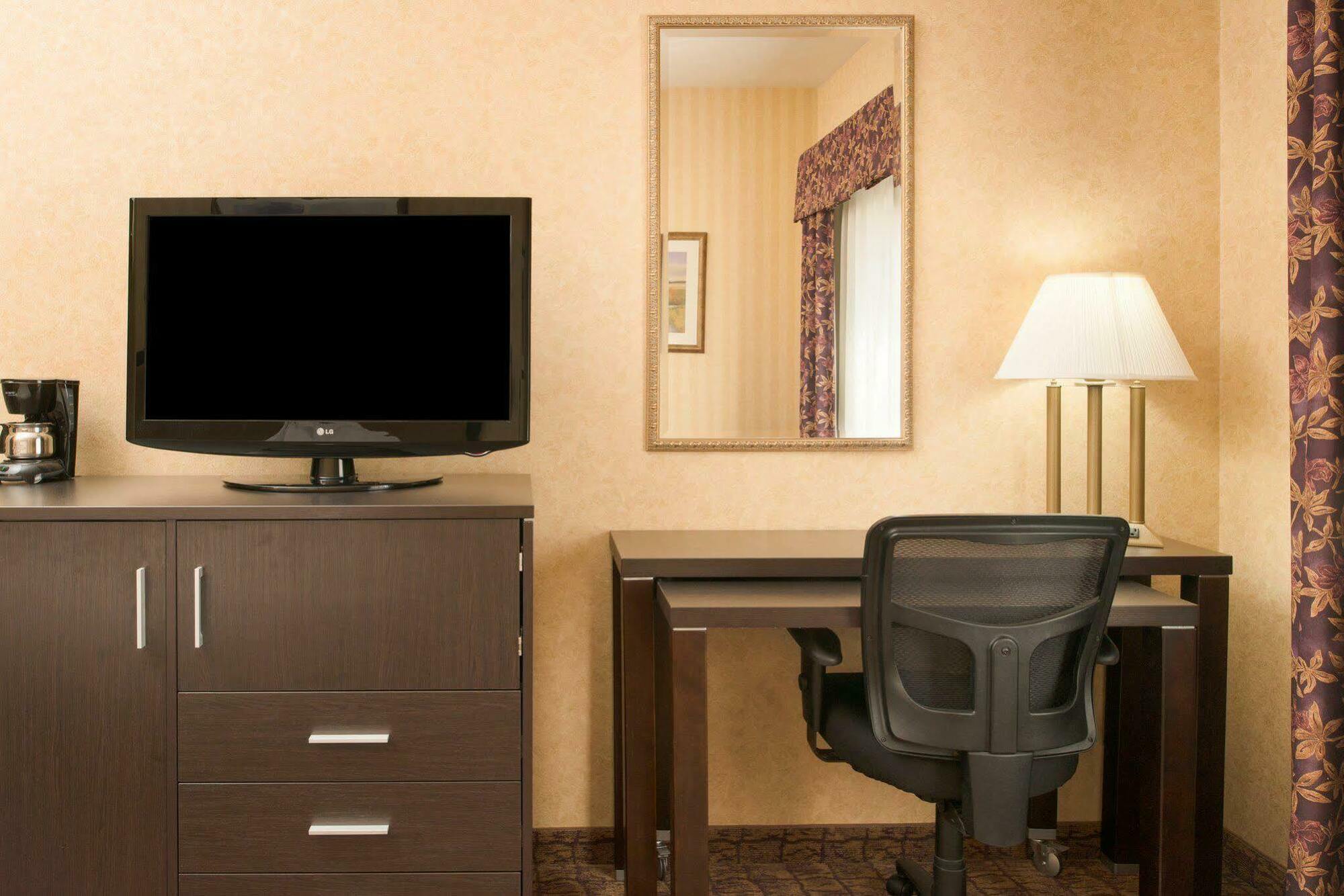Holiday Inn Express Wenatchee By Ihg Экстерьер фото